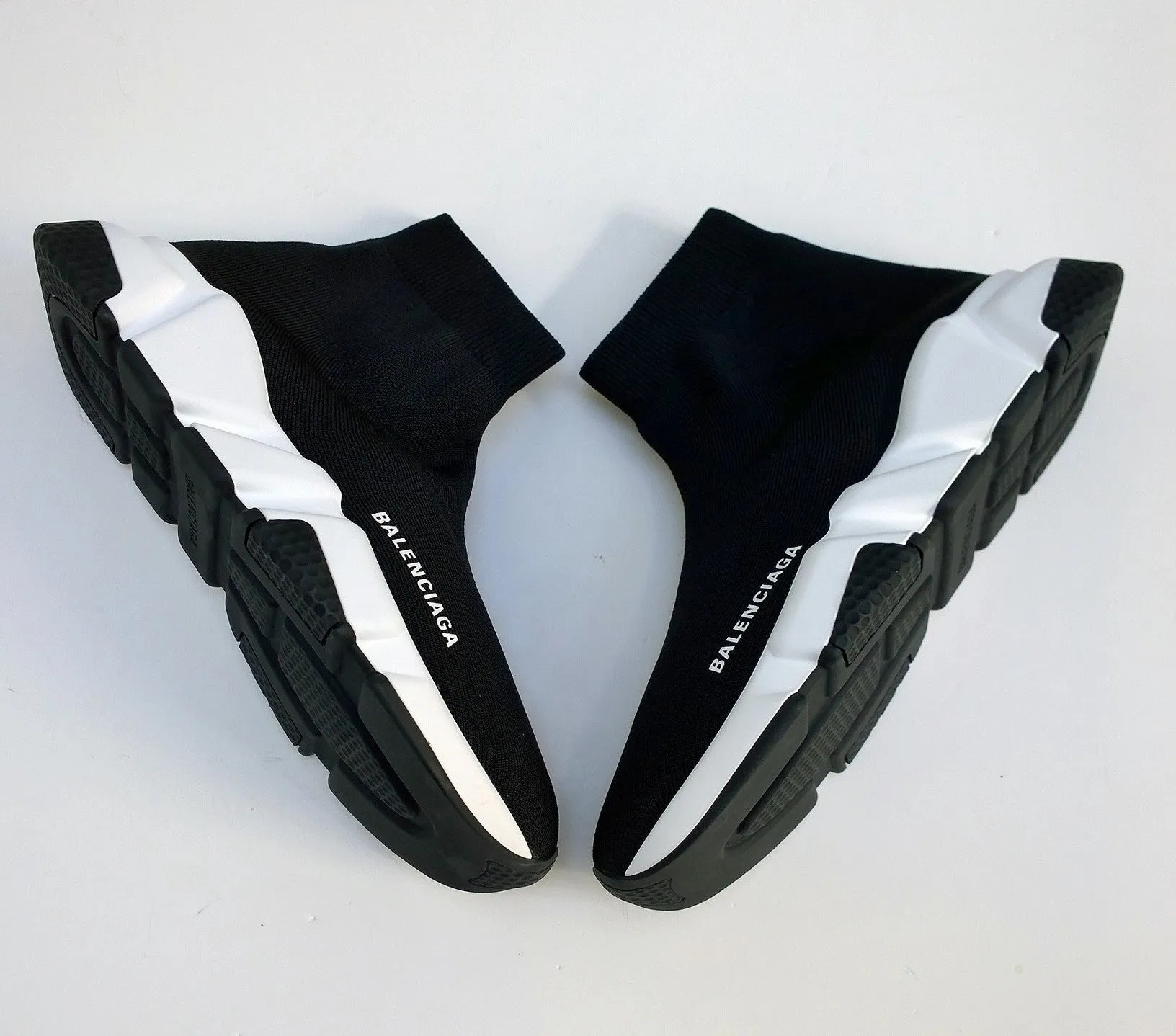 Optimized Title: Balenciaga Speed Sneakers in Black Knit with White Sole – Stylish Mens Trainers