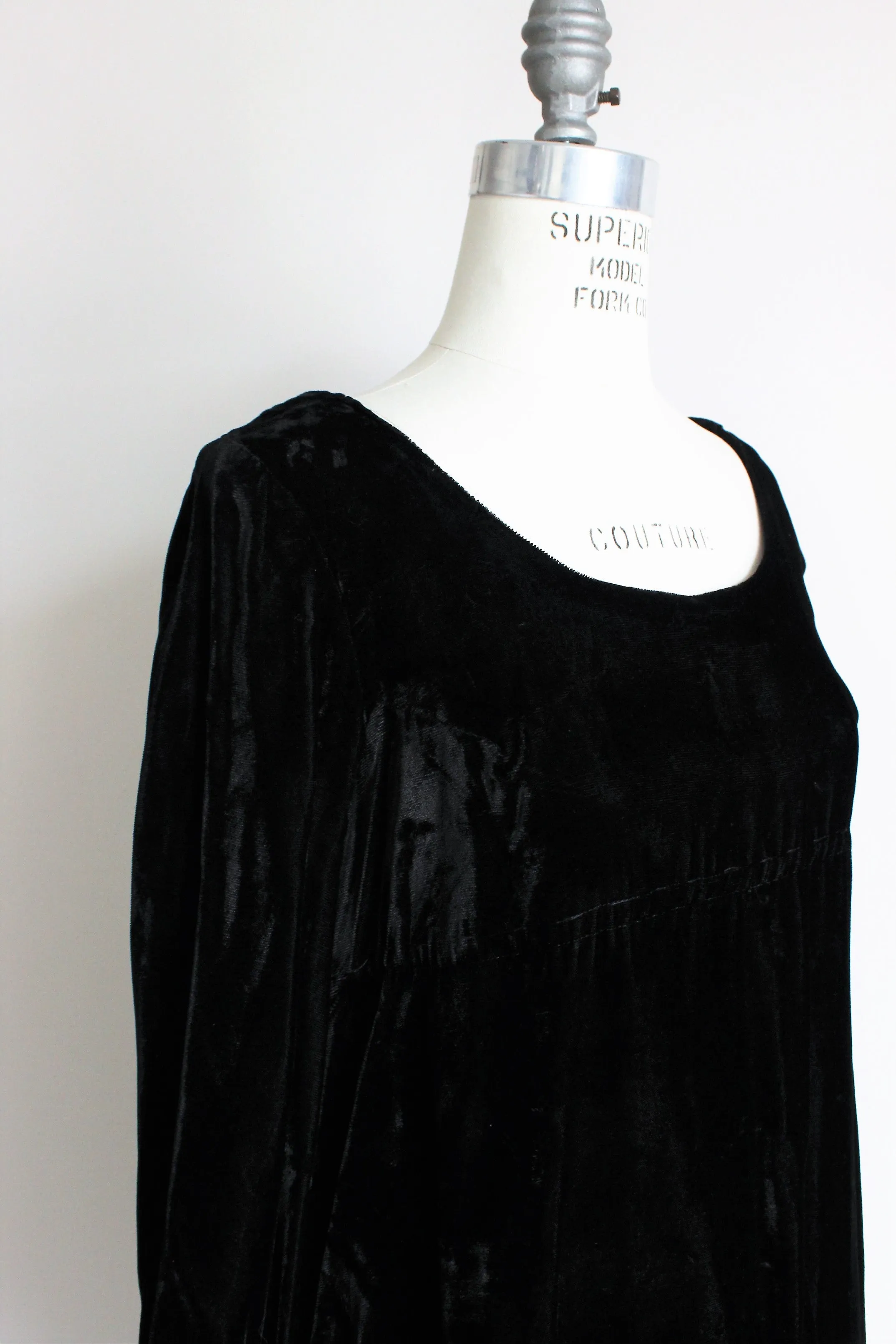 Vintage 1960s Black Velvet Mod Dress